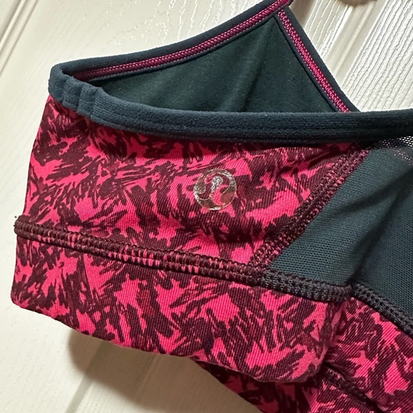 Lulu Sports Bra - Picture 9 of 10